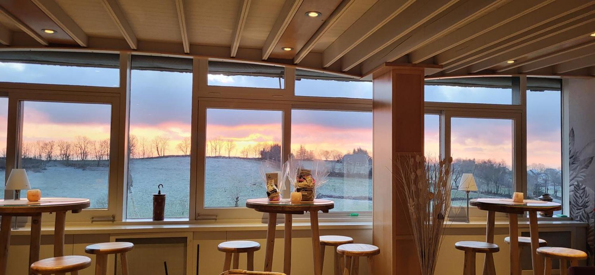 Logis Hotel Restaurant & Spa Les Remparts Salers Kültér fotó