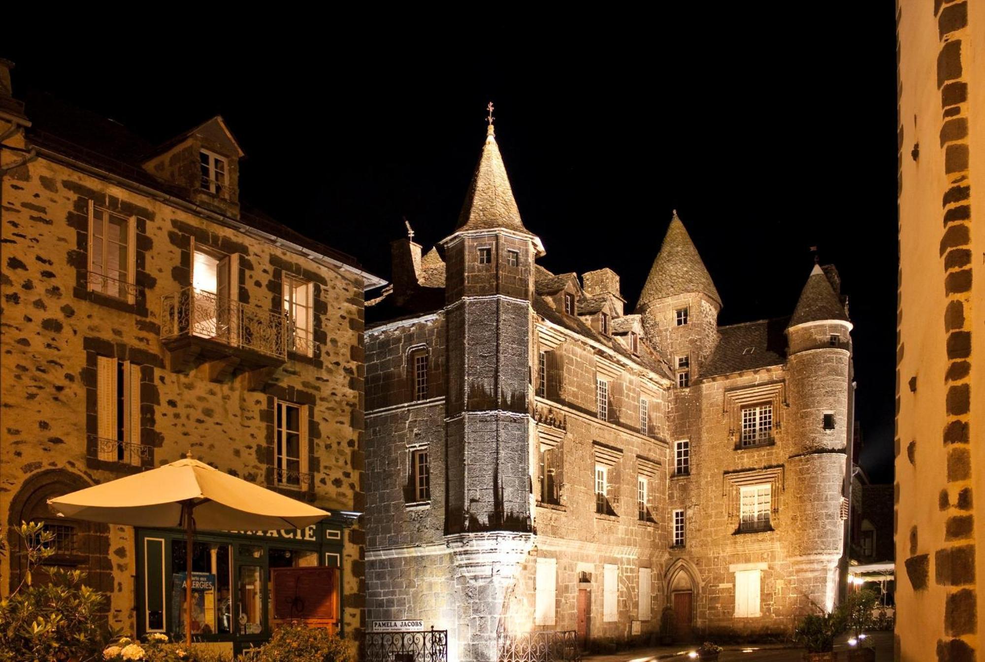 Logis Hotel Restaurant & Spa Les Remparts Salers Kültér fotó