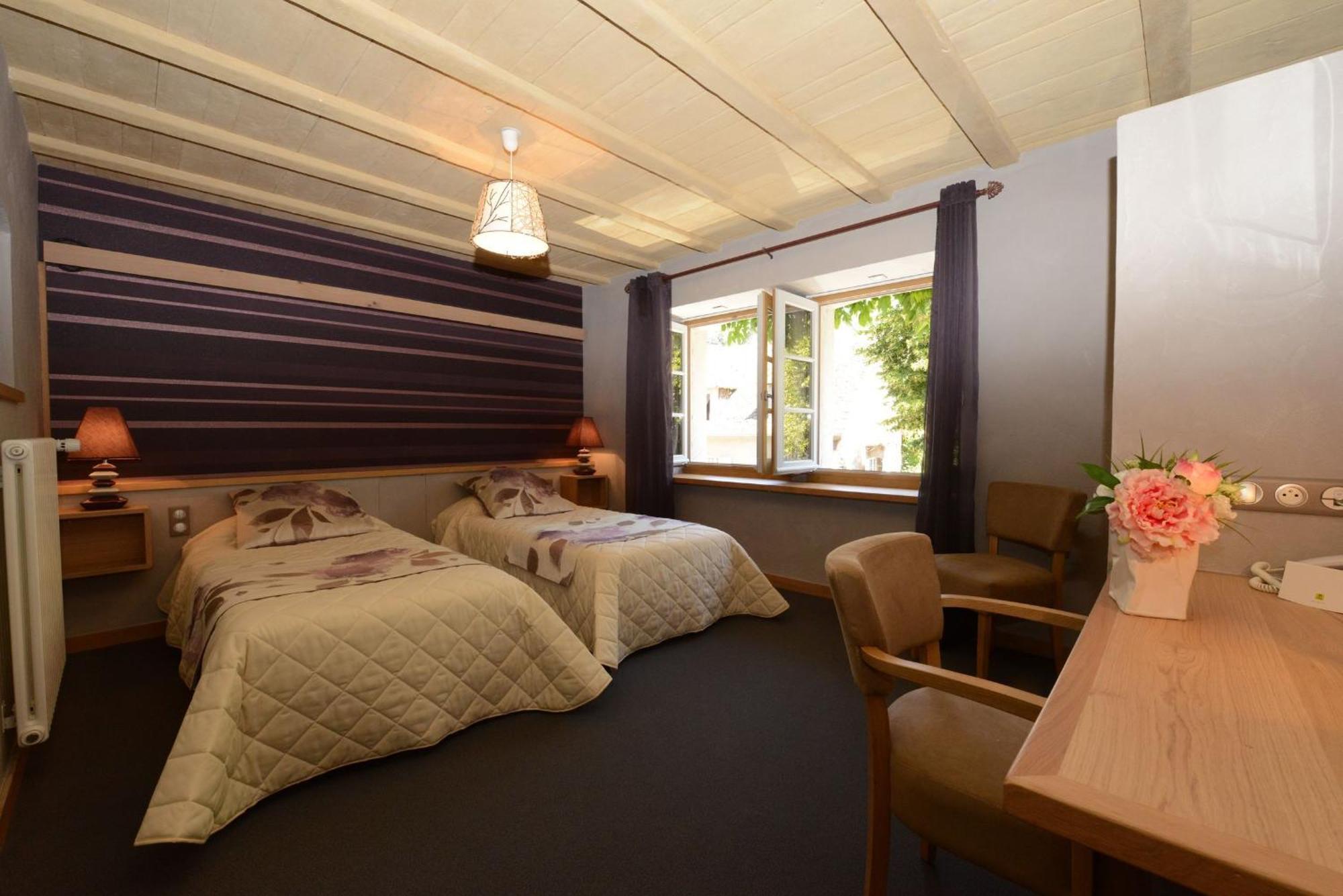 Logis Hotel Restaurant & Spa Les Remparts Salers Kültér fotó
