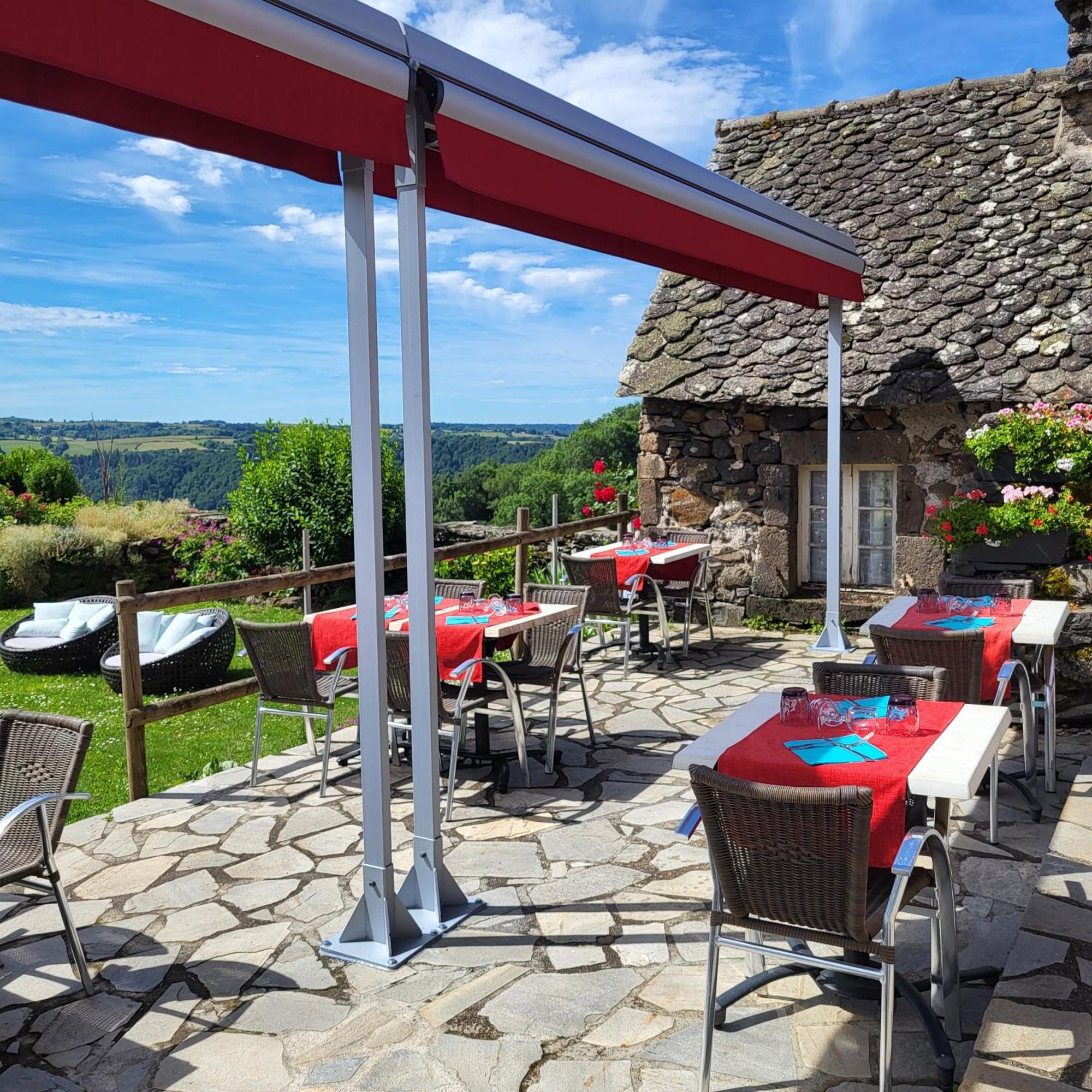 Logis Hotel Restaurant & Spa Les Remparts Salers Kültér fotó