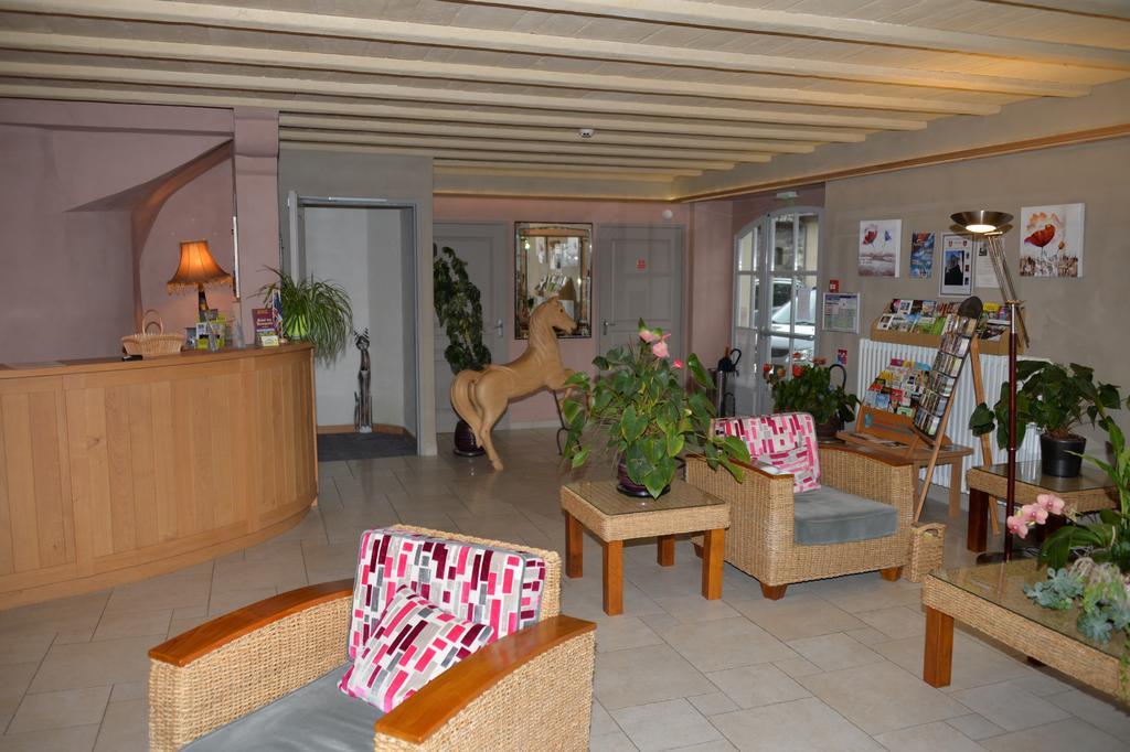 Logis Hotel Restaurant & Spa Les Remparts Salers Kültér fotó